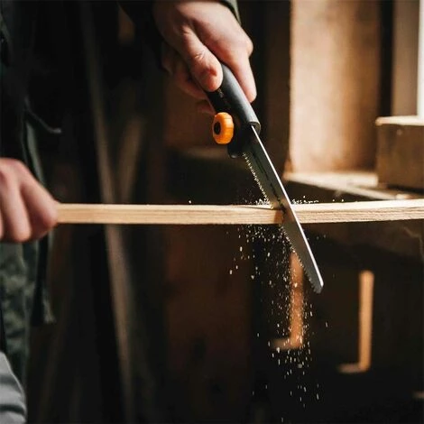 Fiskars Scie De Bricolage Xtract - Lame Rétractable 16 Cm 2 Fiskars Scie De Bricolage Xtract - Lame Rétractable 16 Cm – Image 2